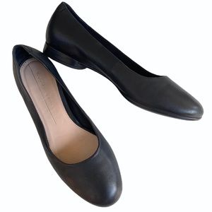 EUC Ecco leather flats